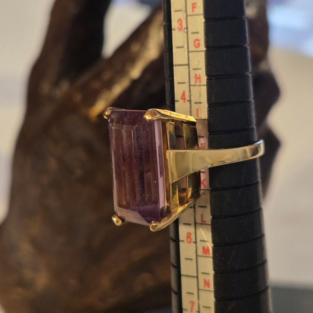 18K Gold 12ct Emerald Cut Amethyst Ring - Size 5.75