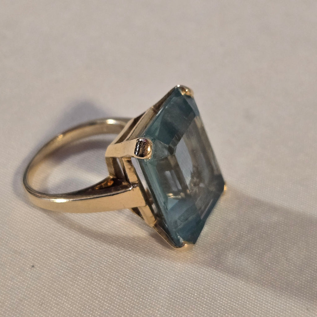 14K Gold 24ct Green Spinel Ring - Emerald Cut - Size 6