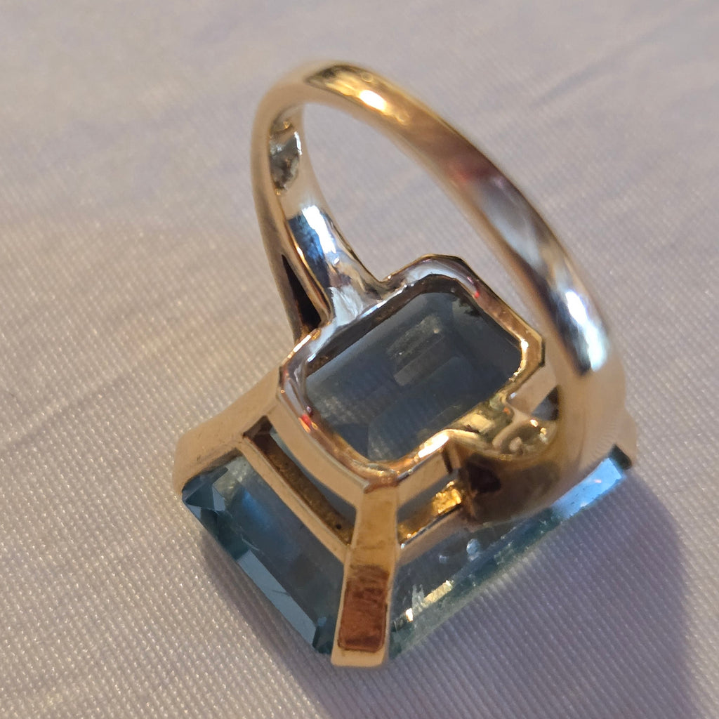 14K Gold 24ct Green Spinel Ring - Emerald Cut - Size 6