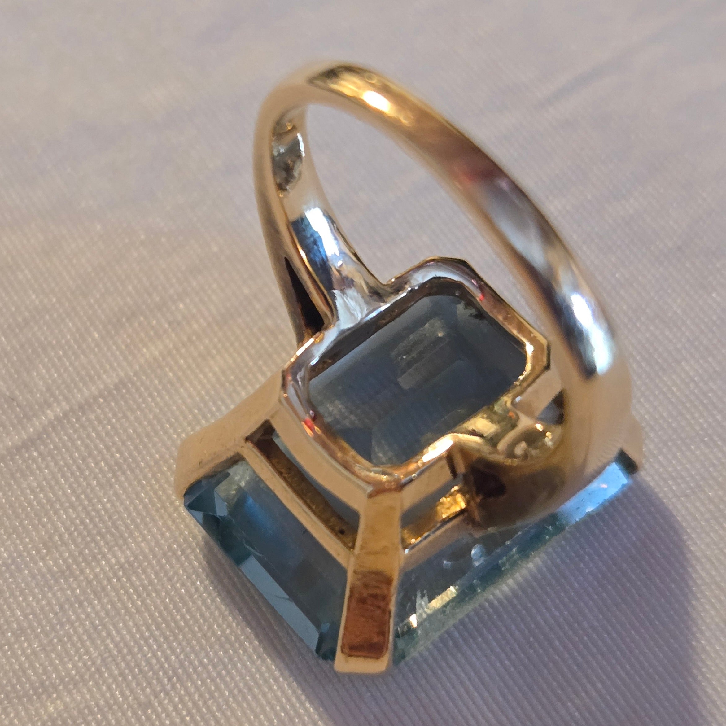 14K Gold 24ct Green Spinel Ring - Emerald Cut - Size 6