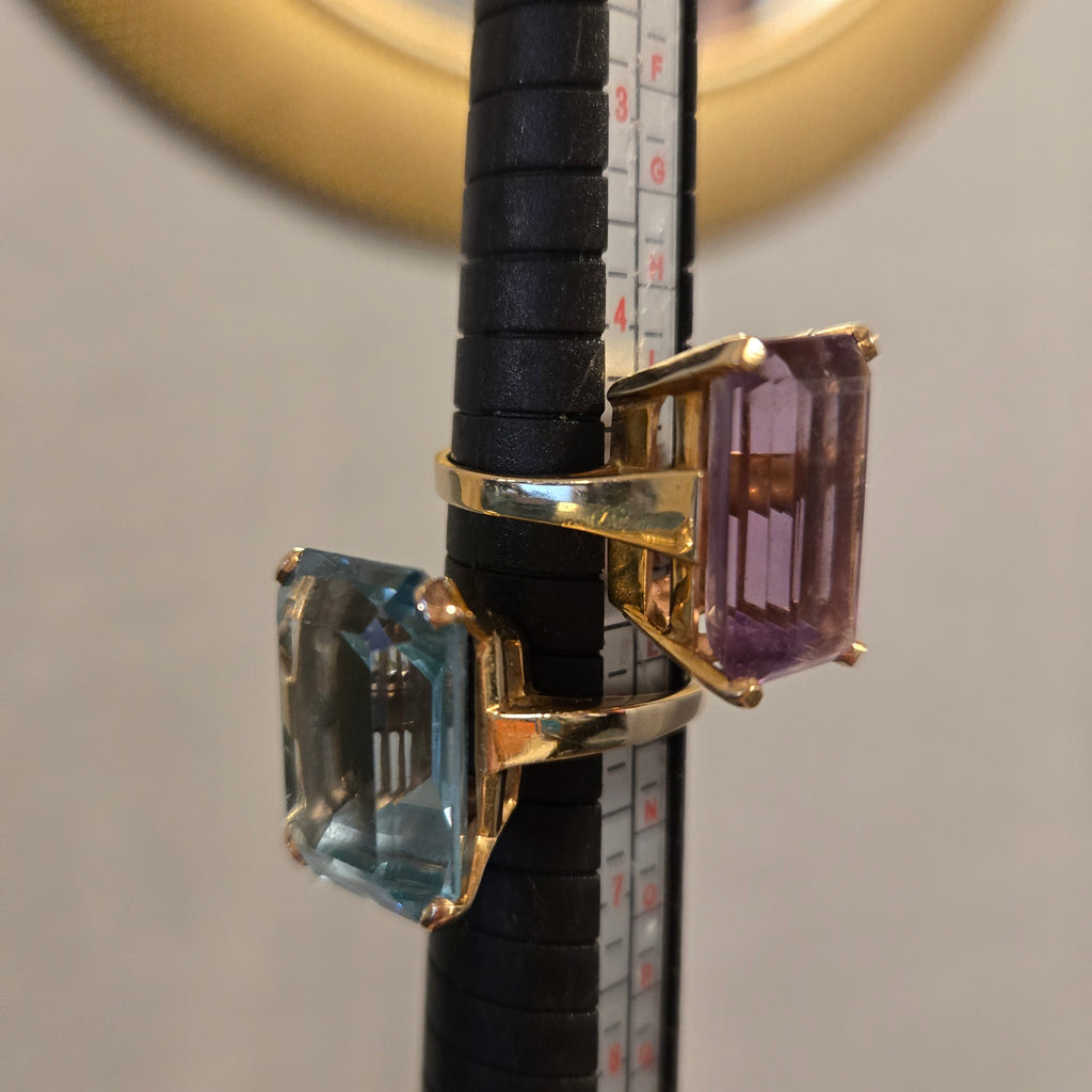 18K Gold 12ct Emerald Cut Amethyst Ring - Size 5.75