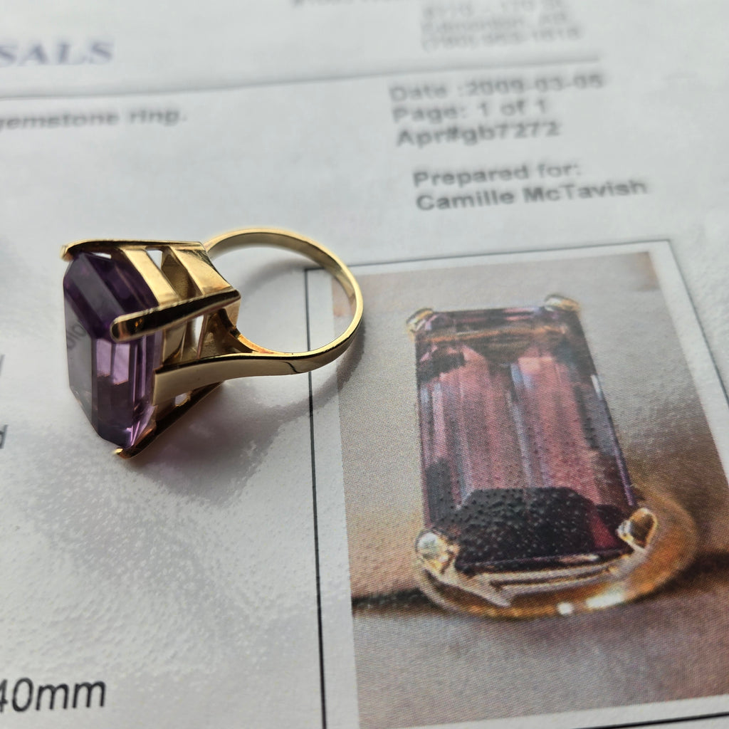 18K Gold 12ct Emerald Cut Amethyst Ring - Size 5.75