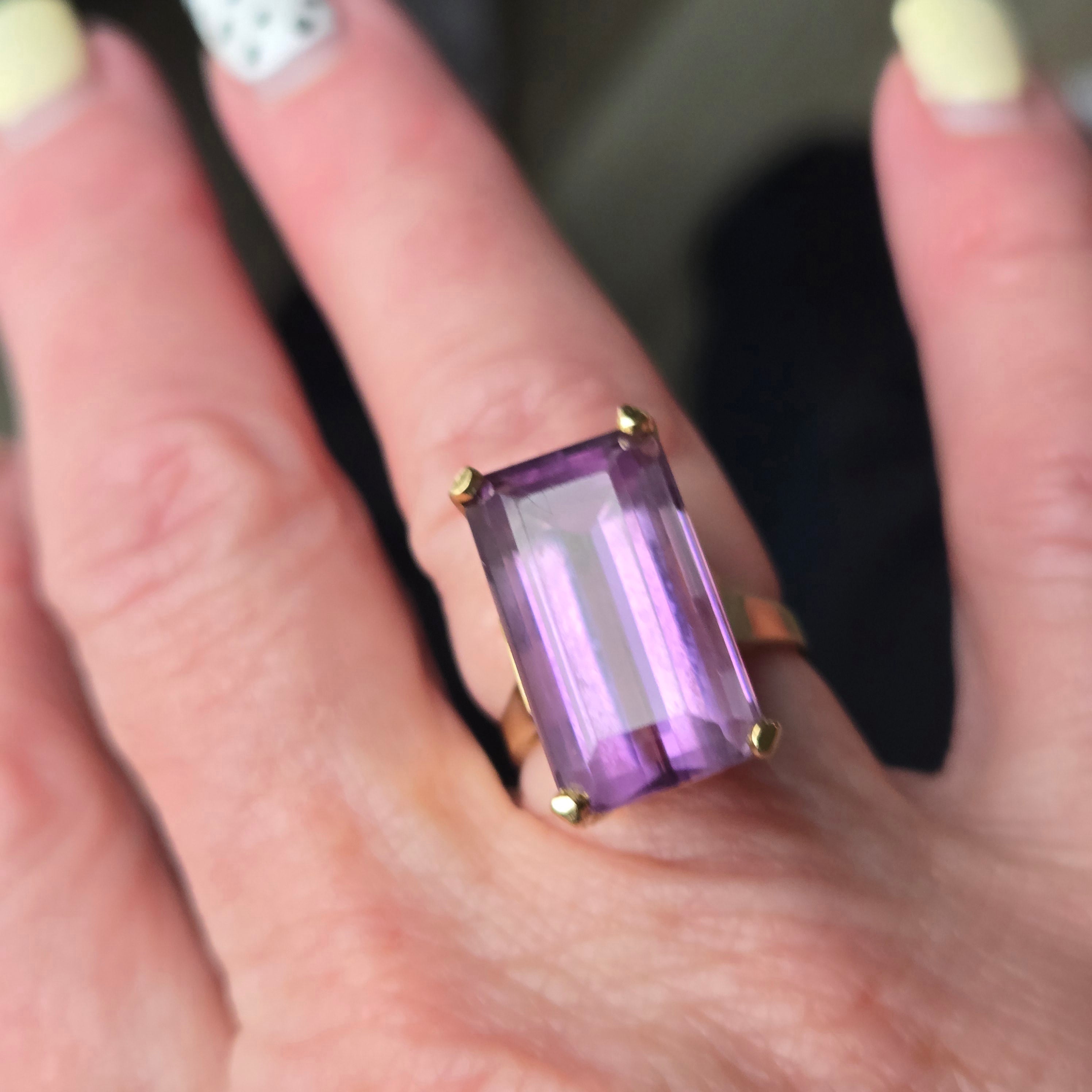 18K Gold 12ct Emerald Cut Amethyst Ring - Size 5.75