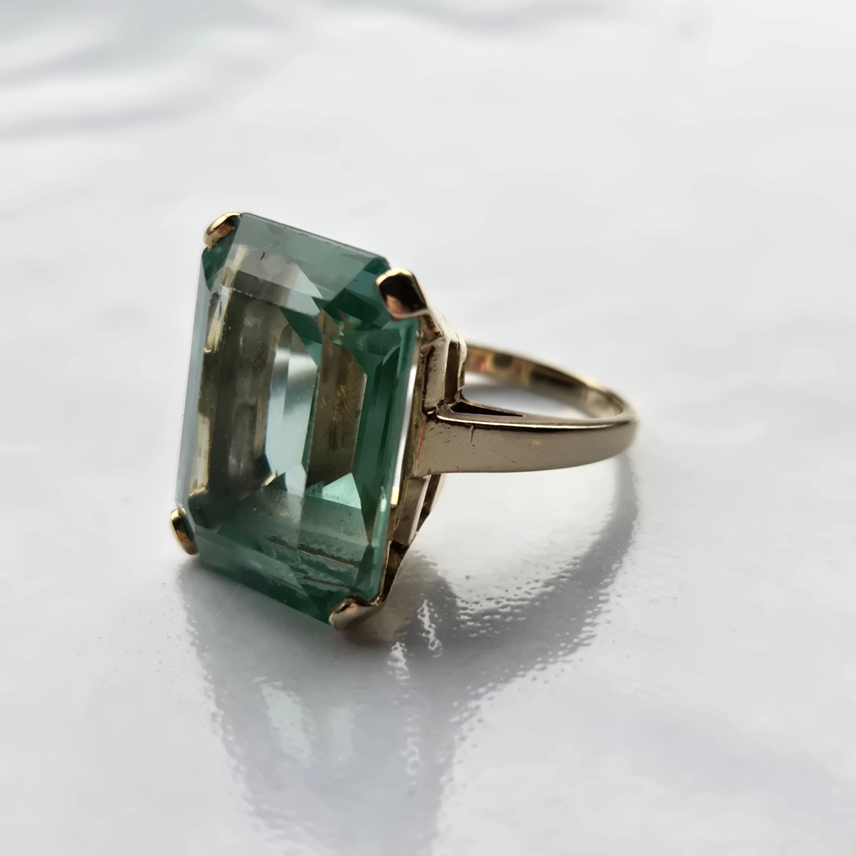 14K Gold 24ct Green Spinel Ring - Emerald Cut - Size 6
