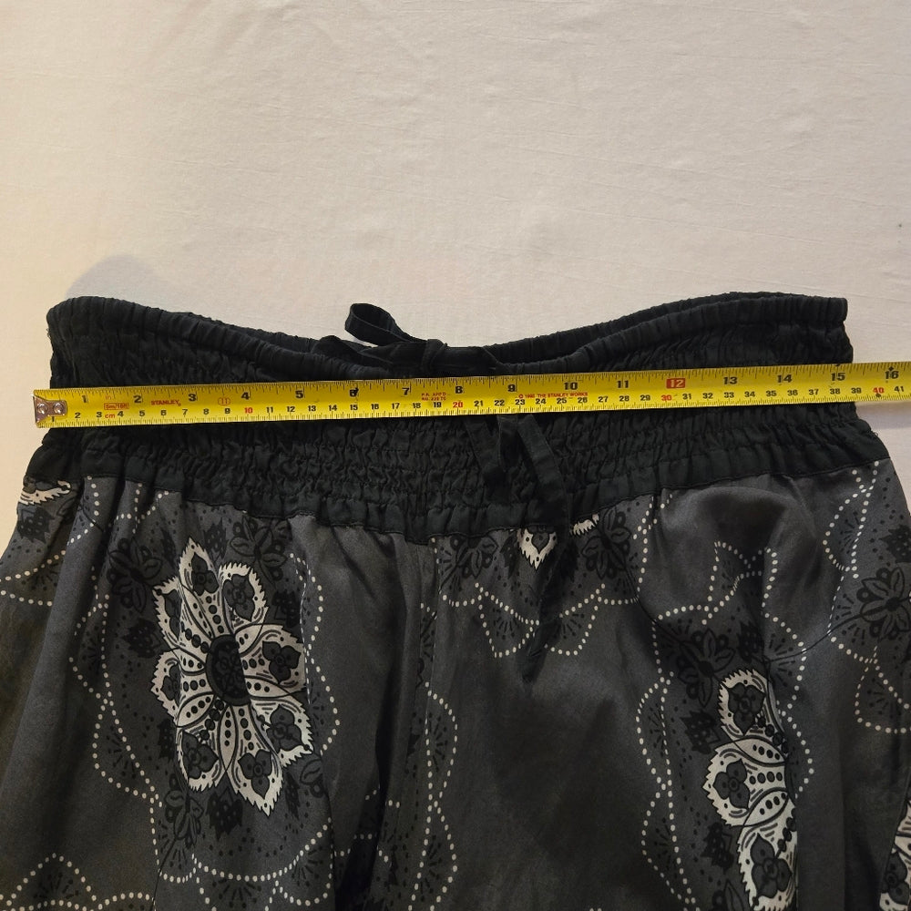 Hebbeding 2 Piece Pantsuit- Size M/L‎ - NWT