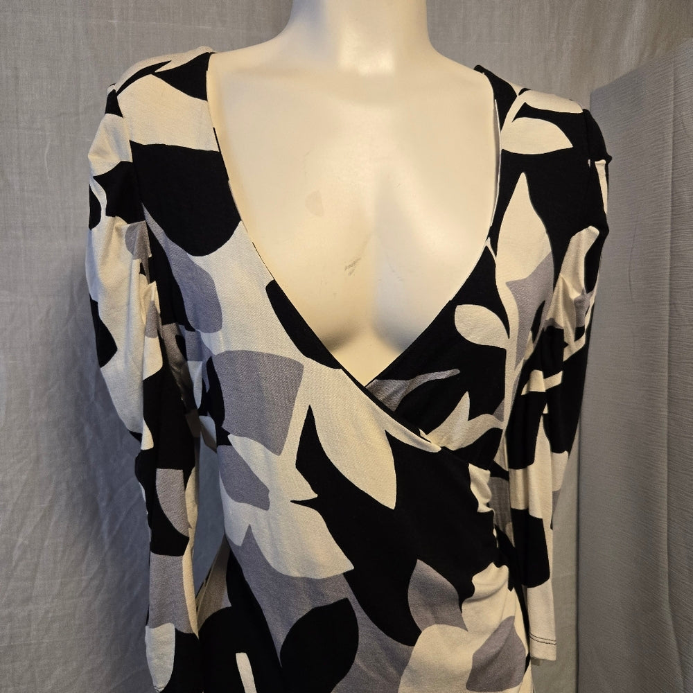 Kenneth Cole Dress -‎ Size Medium