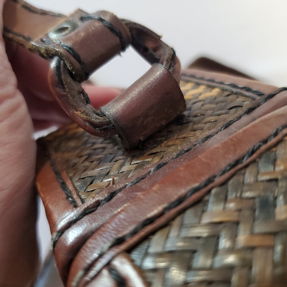 Lined Vintage‎ Woven Crossbody Bag