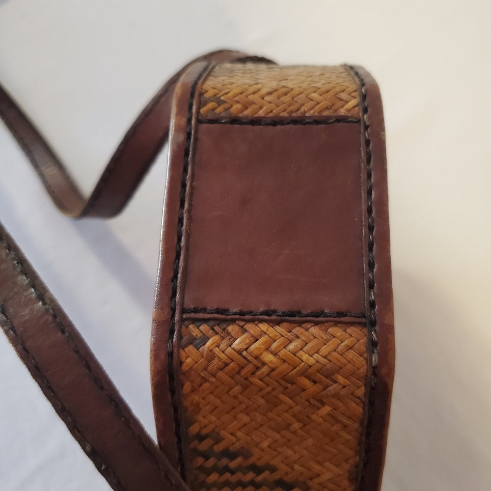 Lined Vintage‎ Woven Crossbody Bag