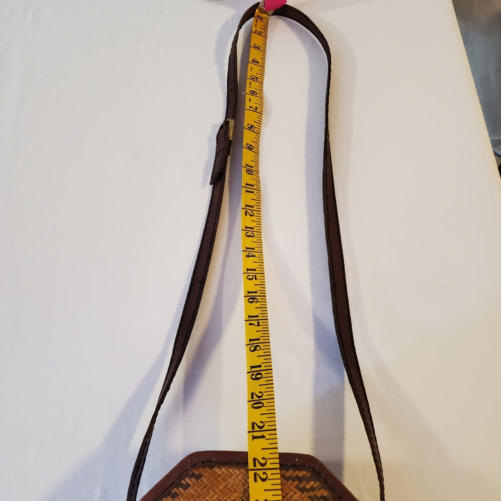 Lined Vintage‎ Woven Crossbody Bag