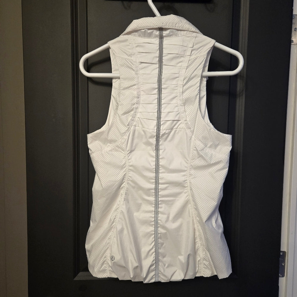 Lululemon Run: Take Flight Vest - Size 4