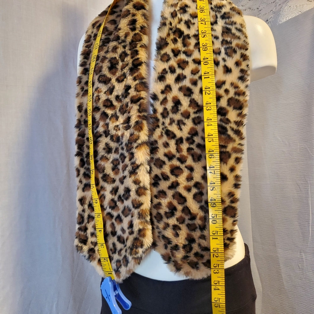 Leopard Print Faux‎ Fur Scarf