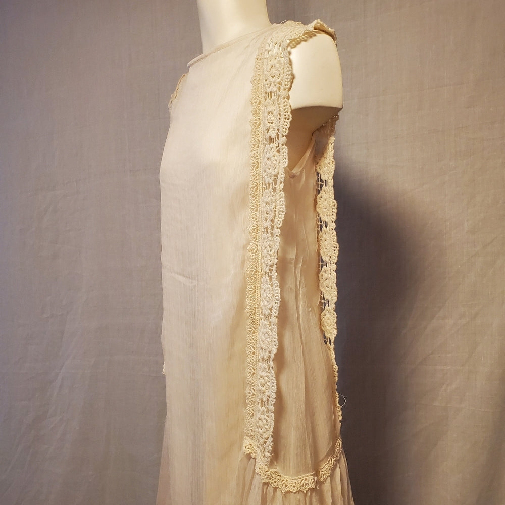 Elegant Cream‎ Lace Dress - Medium