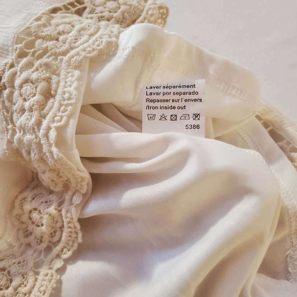 Elegant Cream‎ Lace Dress - Medium