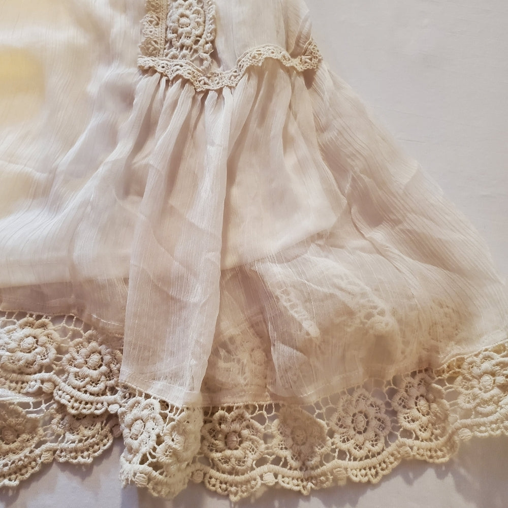 Elegant Cream‎ Lace Dress - Medium