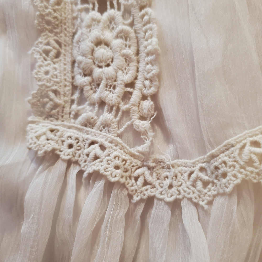 Elegant Cream‎ Lace Dress - Medium