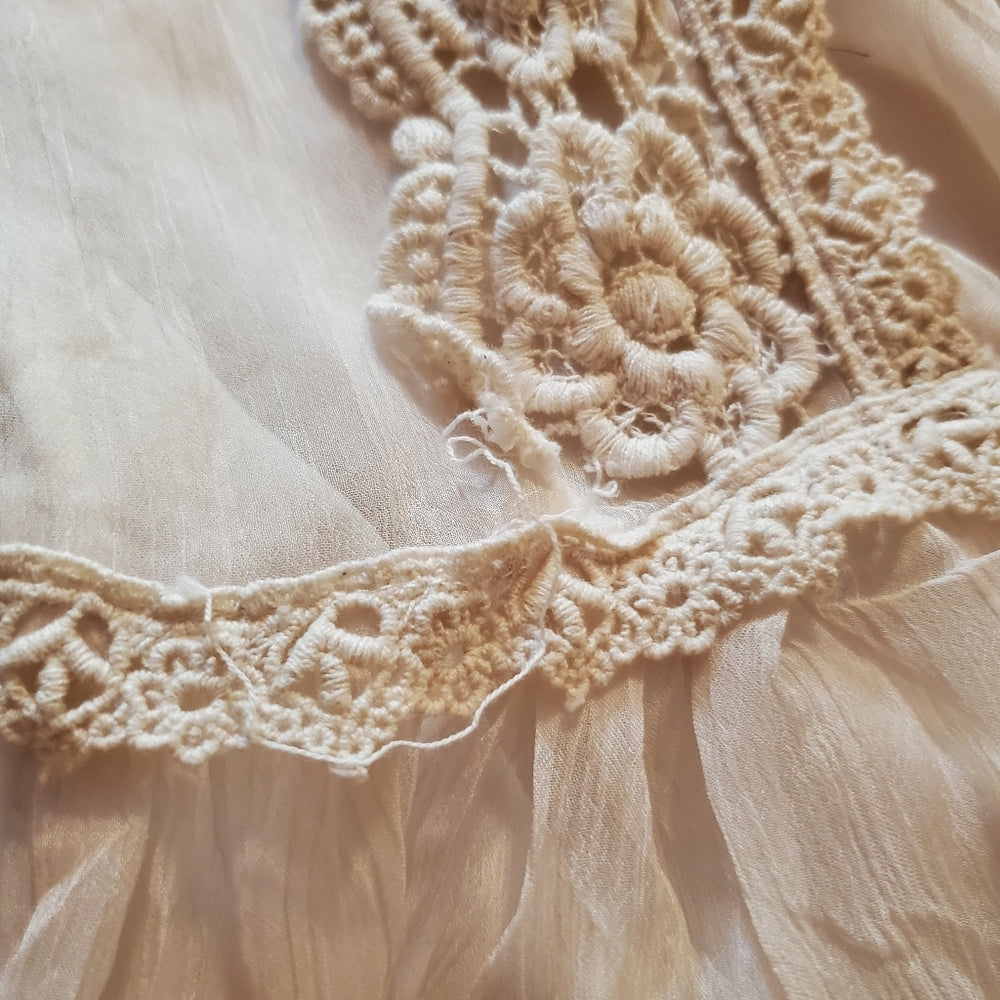 Elegant Cream‎ Lace Dress - Medium