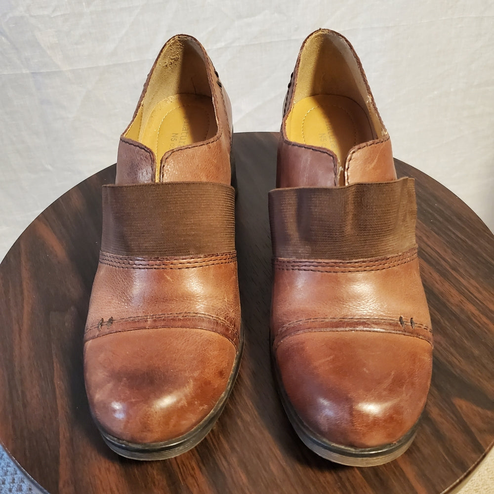 Women's Naturalizer Slip On  -‎ Size 8
