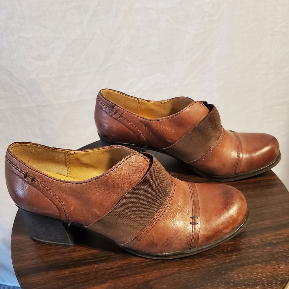 Women's Naturalizer Slip On  -‎ Size 8
