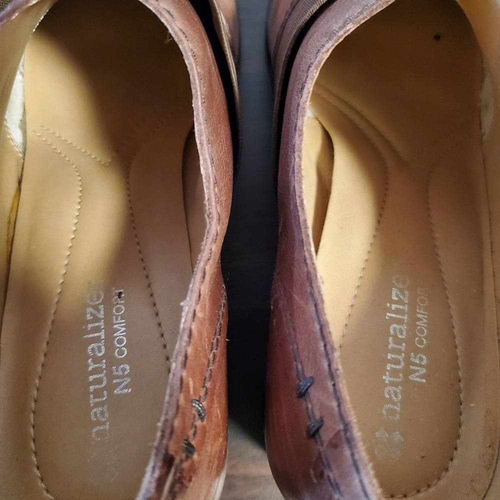 Women's Naturalizer Slip On  -‎ Size 8