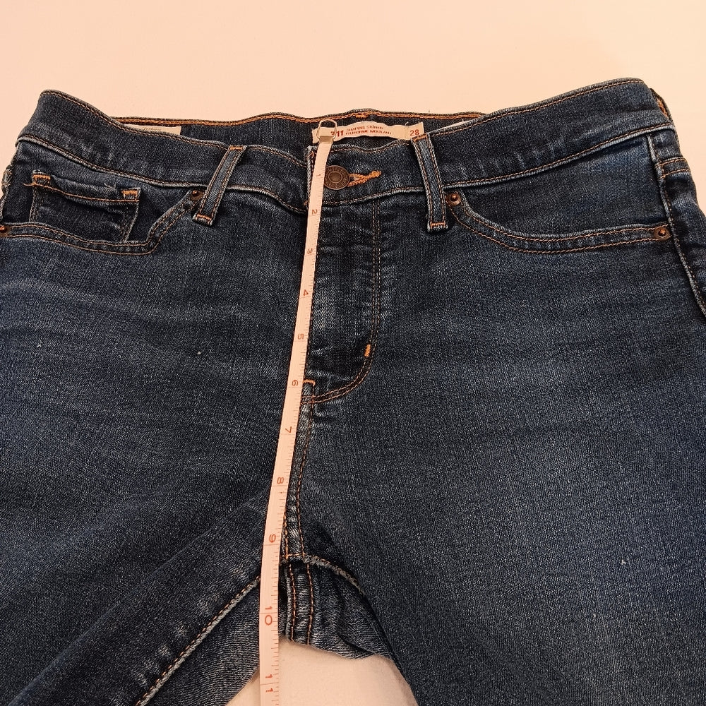 Levi 311‎ Shaping Skinny Size 28