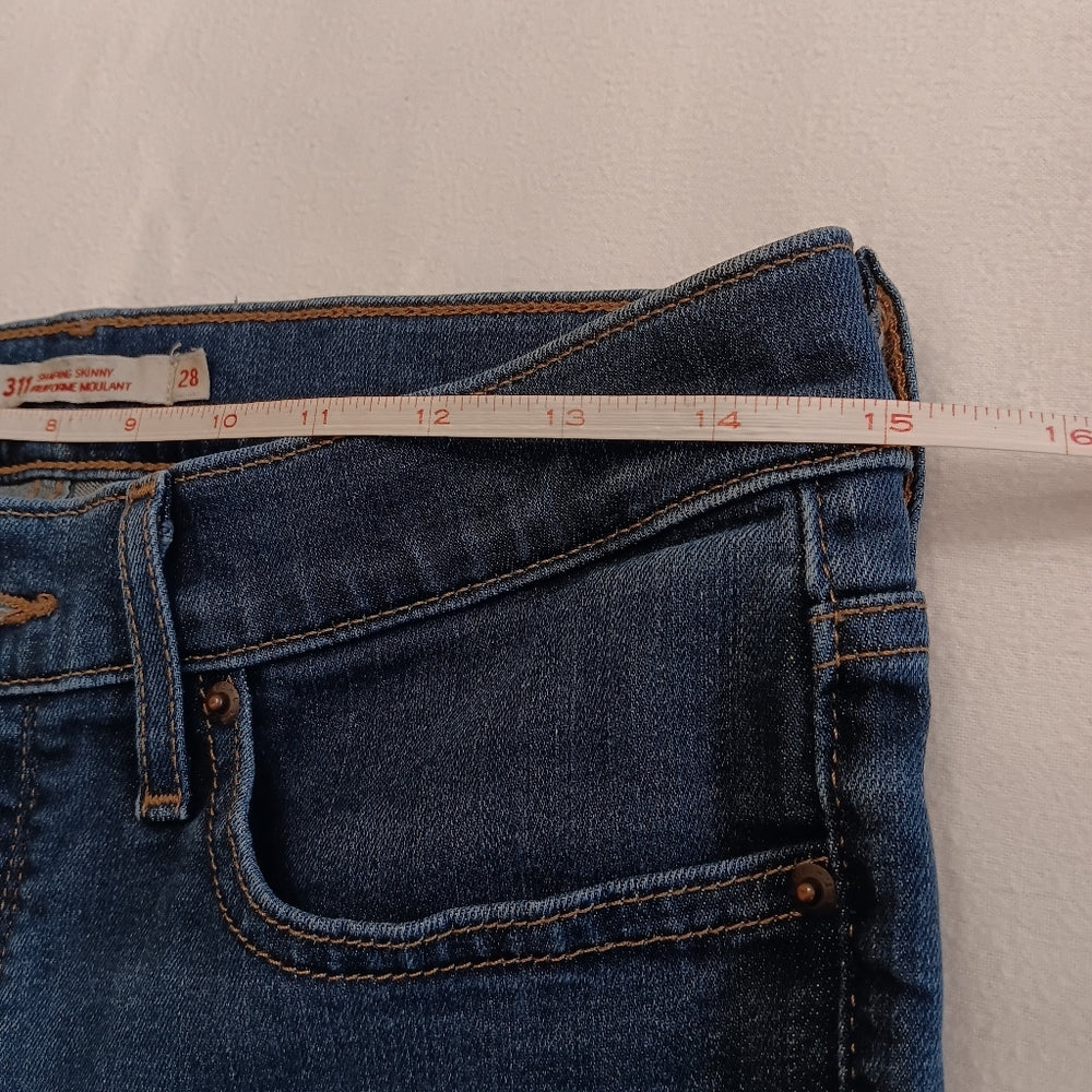 Levi 311‎ Shaping Skinny Size 28