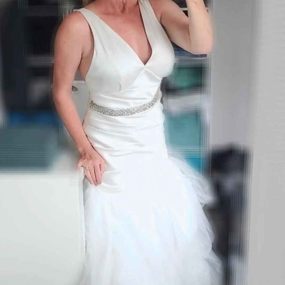 Vera Wang Wedding Gown - White by Vera Wang‎