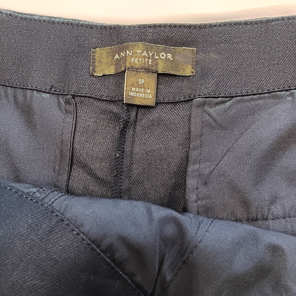 Ann Taylor Cropped Linen Pants -‎ Size 0