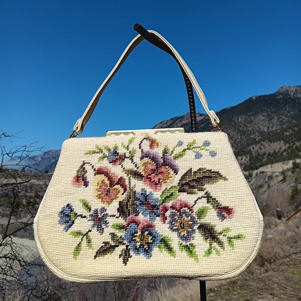 Elvette Vintage Tapestry Purse‎