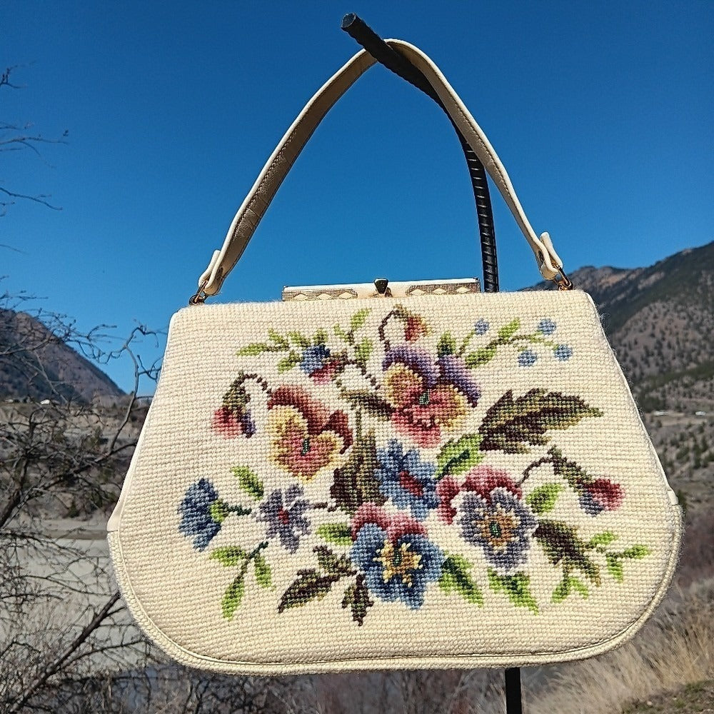 Elvette Vintage Tapestry Purse‎
