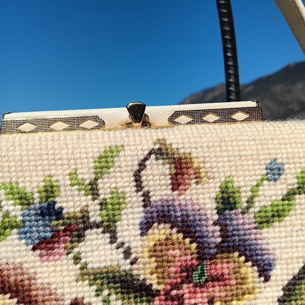 Elvette Vintage Tapestry Purse‎