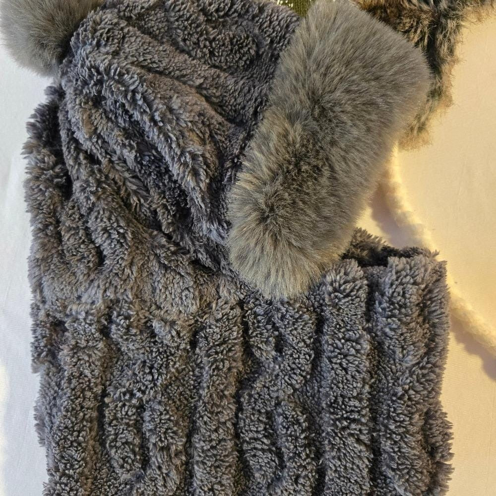 Burton Trapper Hat Faux Fur‎ Lined Ear Flaps And Fur Toque Bundle