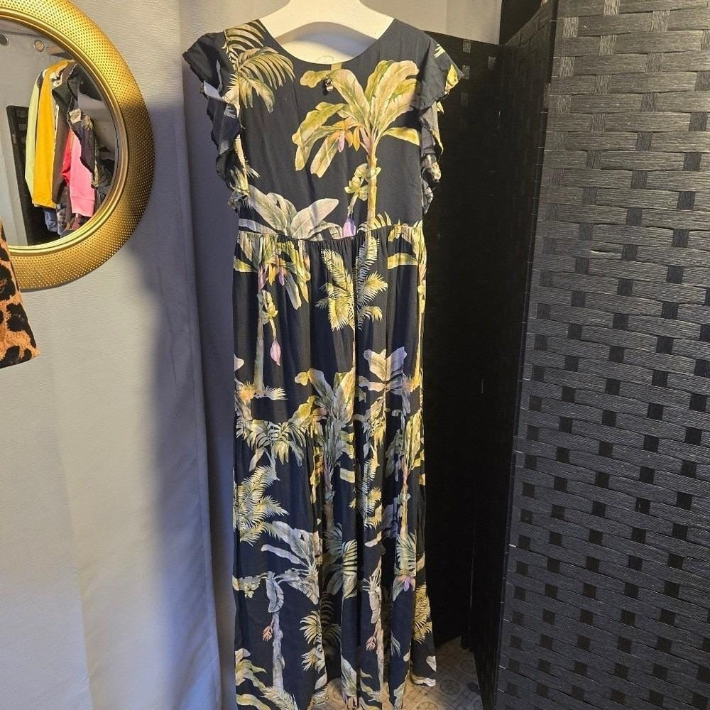 Malai Maxi Dress with Ruffle Sleeves - Small to‎ Medium