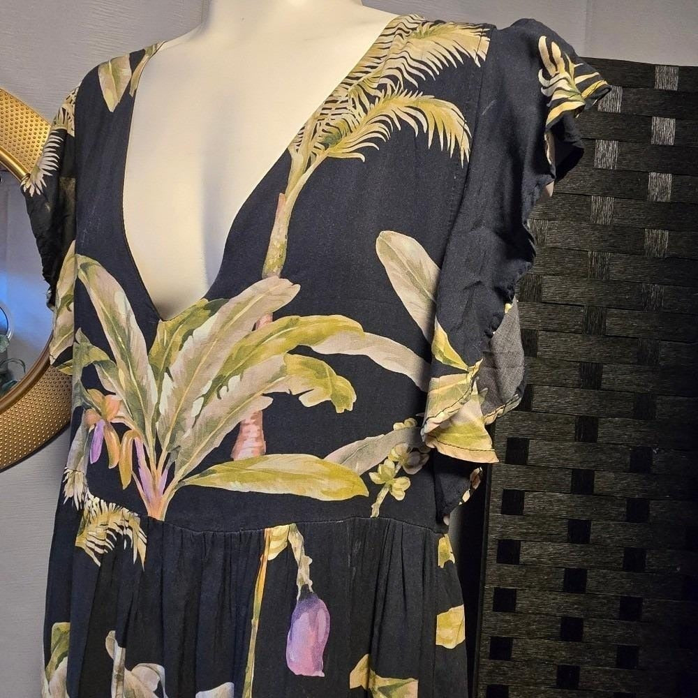 Malai Maxi Dress with Ruffle Sleeves - Small to‎ Medium