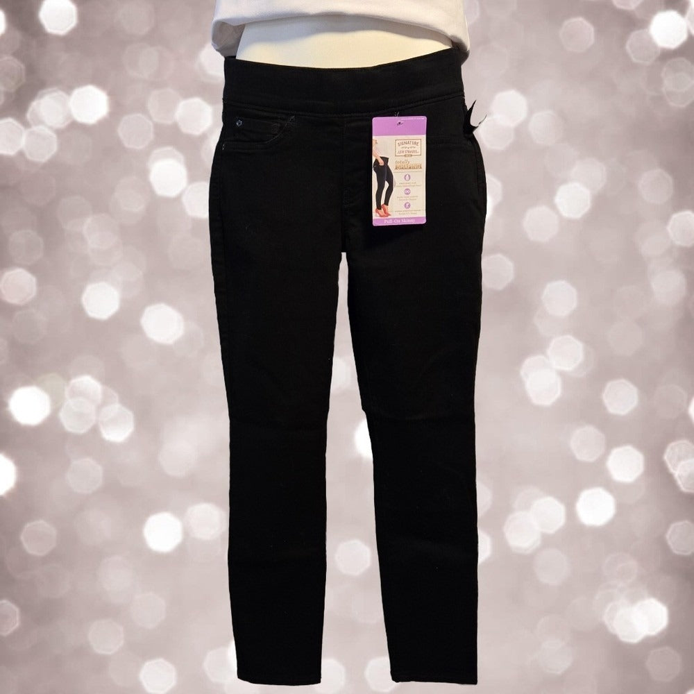Levi Pull-On Skinny Jean - Size 26‎