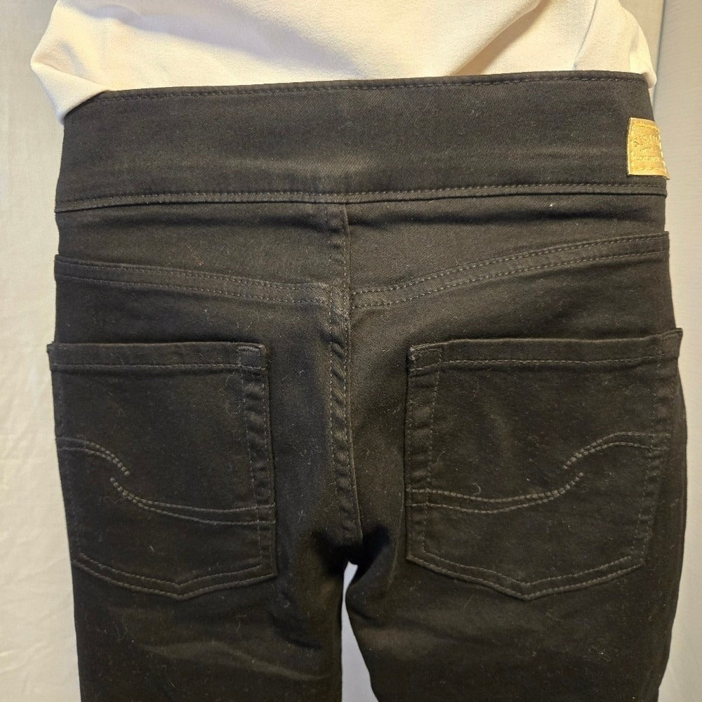 Levi Pull-On Skinny Jean - Size 26‎