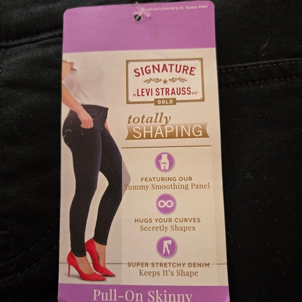 Levi Pull-On Skinny Jean - Size 26‎