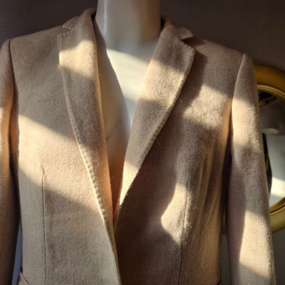 Women's Massimo Dutti cream Blazer - Size 4‎