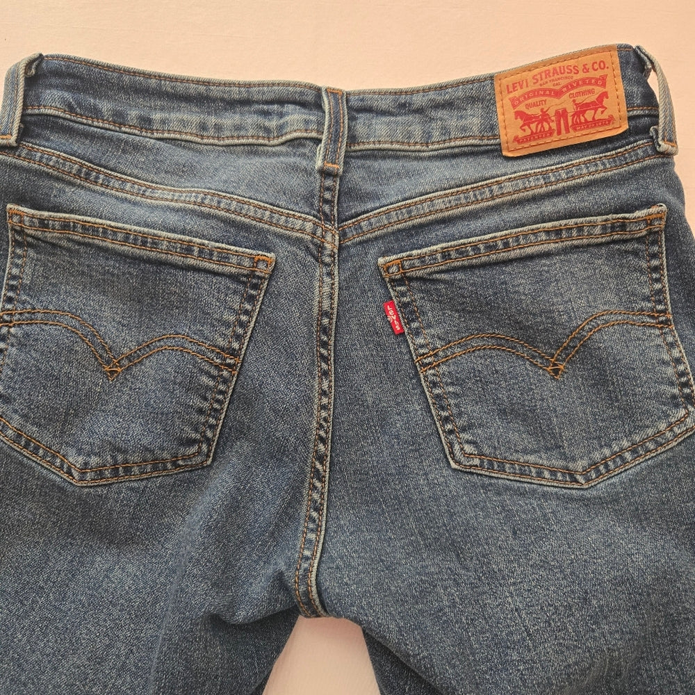 Women's Levis - Superlow Bootcut - Size‎ 27 - NWOT