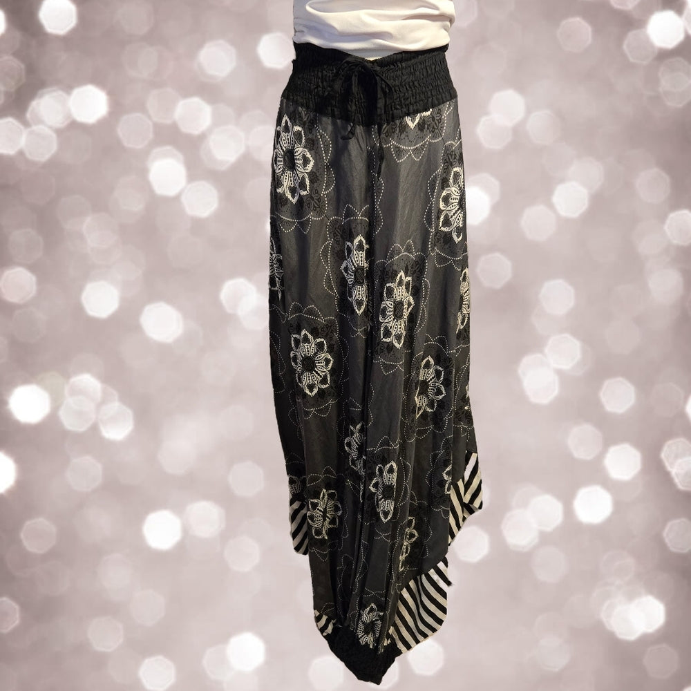 Hebbeding 2 Piece Pantsuit- Size M/L‎ - NWT