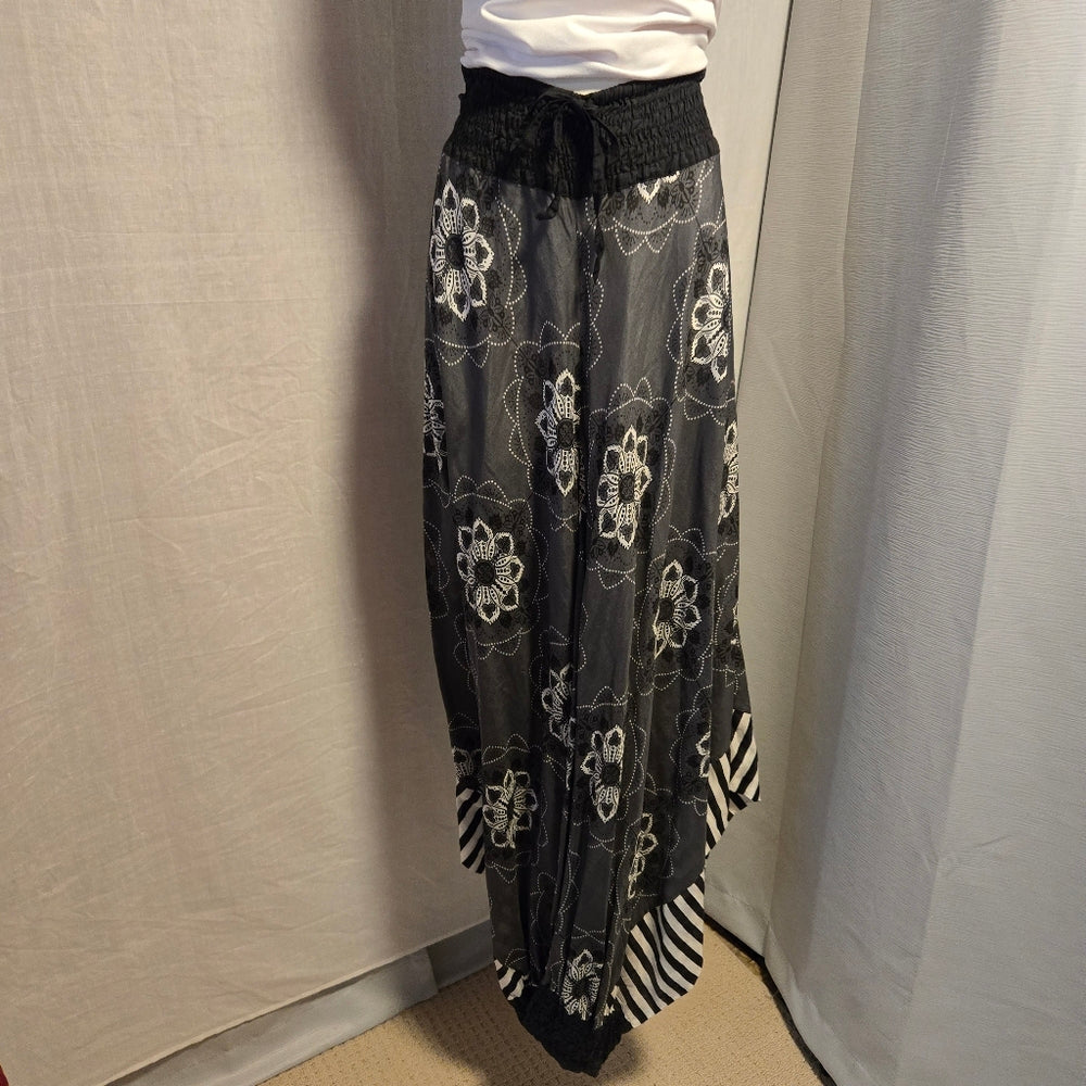 Hebbeding 2 Piece Pantsuit- Size M/L‎ - NWT