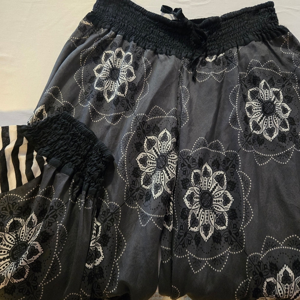 Hebbeding 2 Piece Pantsuit- Size M/L‎ - NWT