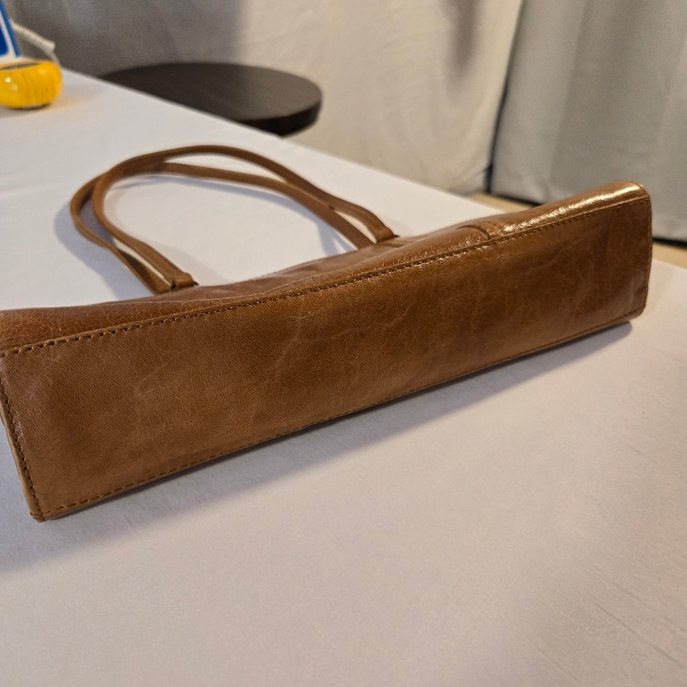 Pegabo‎ Vintage Leather East-West Shoulder Bag